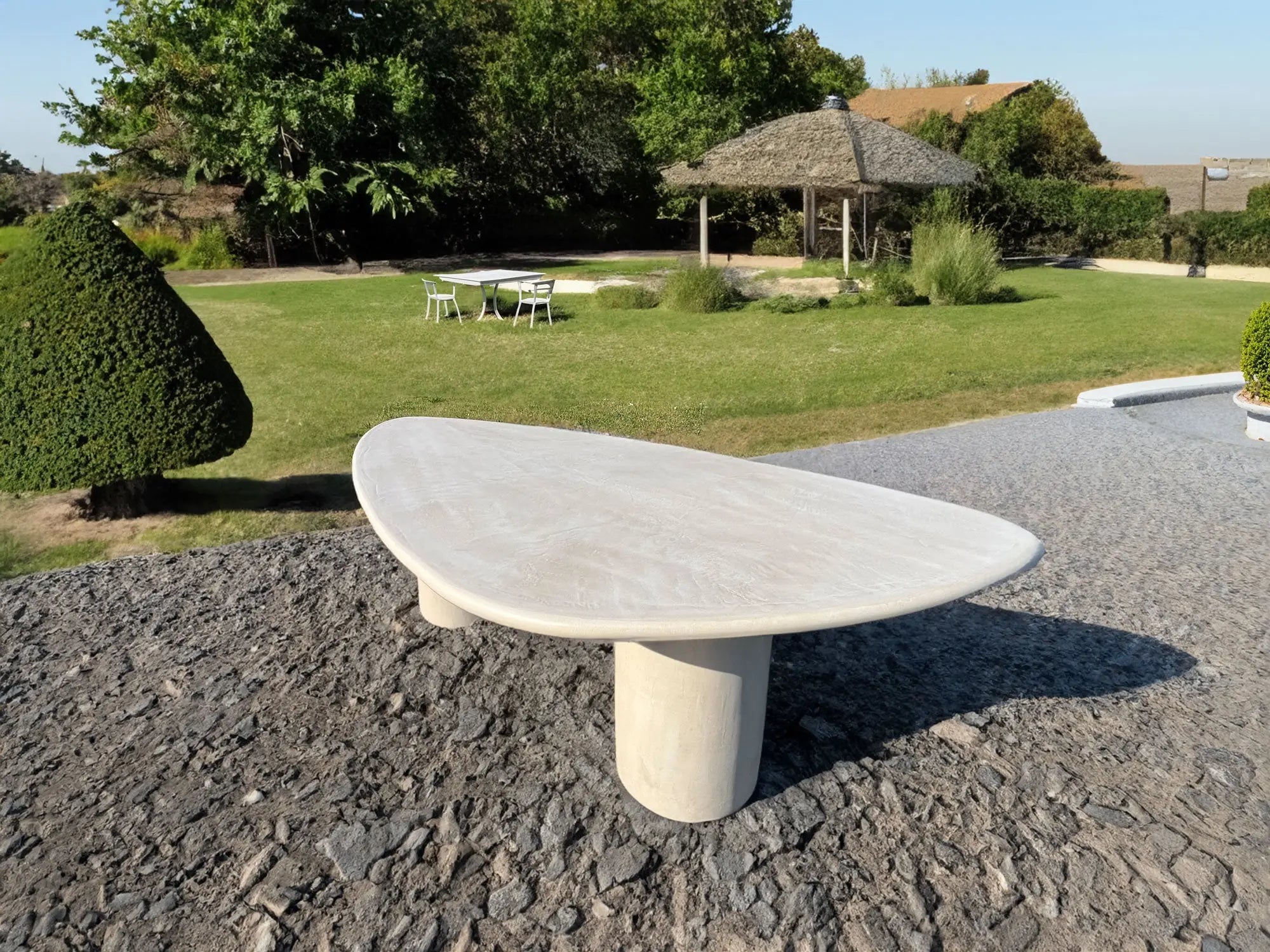 Luna - Table salle-à-manger en MORTEX® The Concrete Table Co.