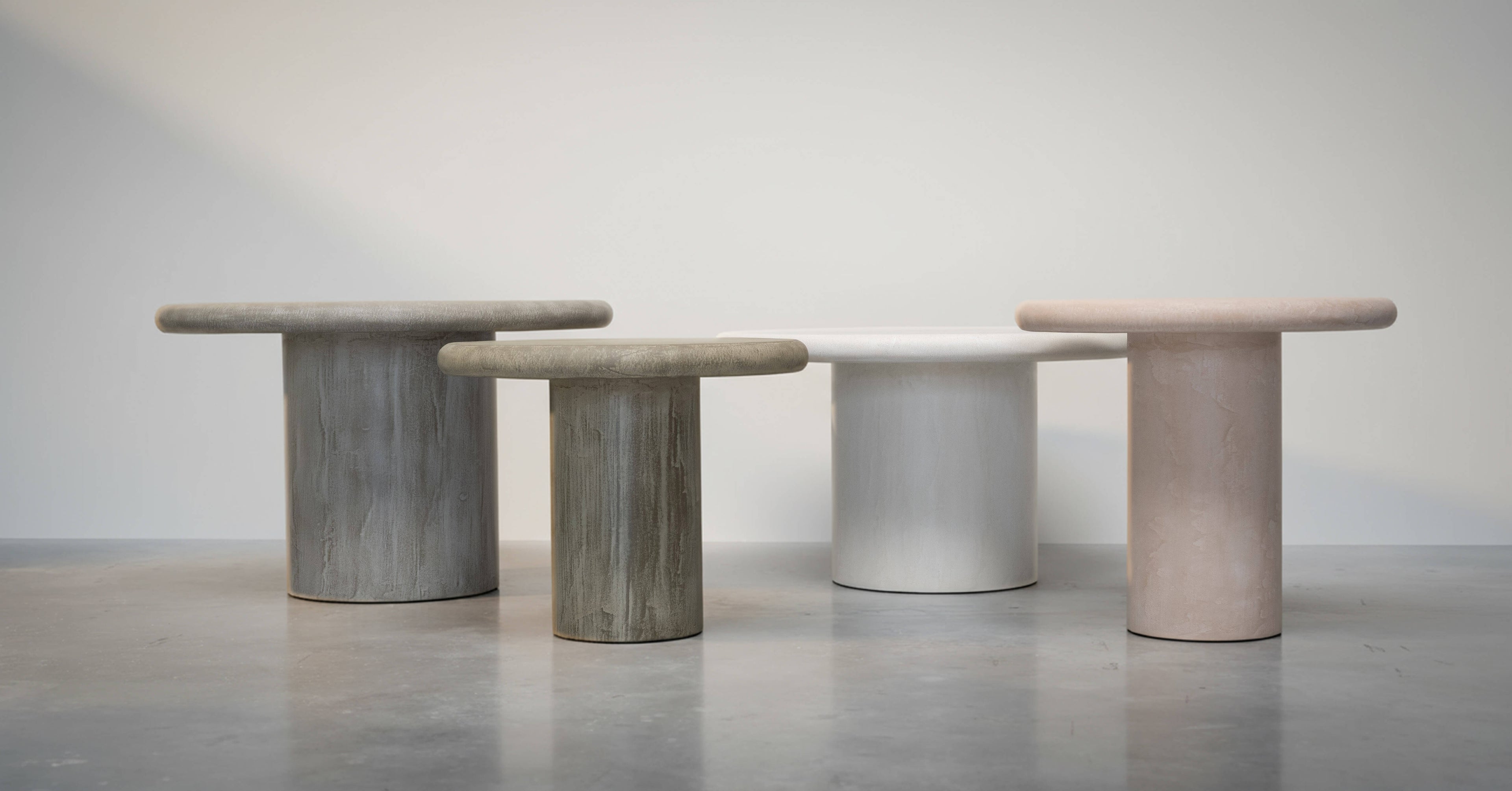 Mia - Table basse ronde en béton ciré (MORTEX®) The Concrete Table Co.