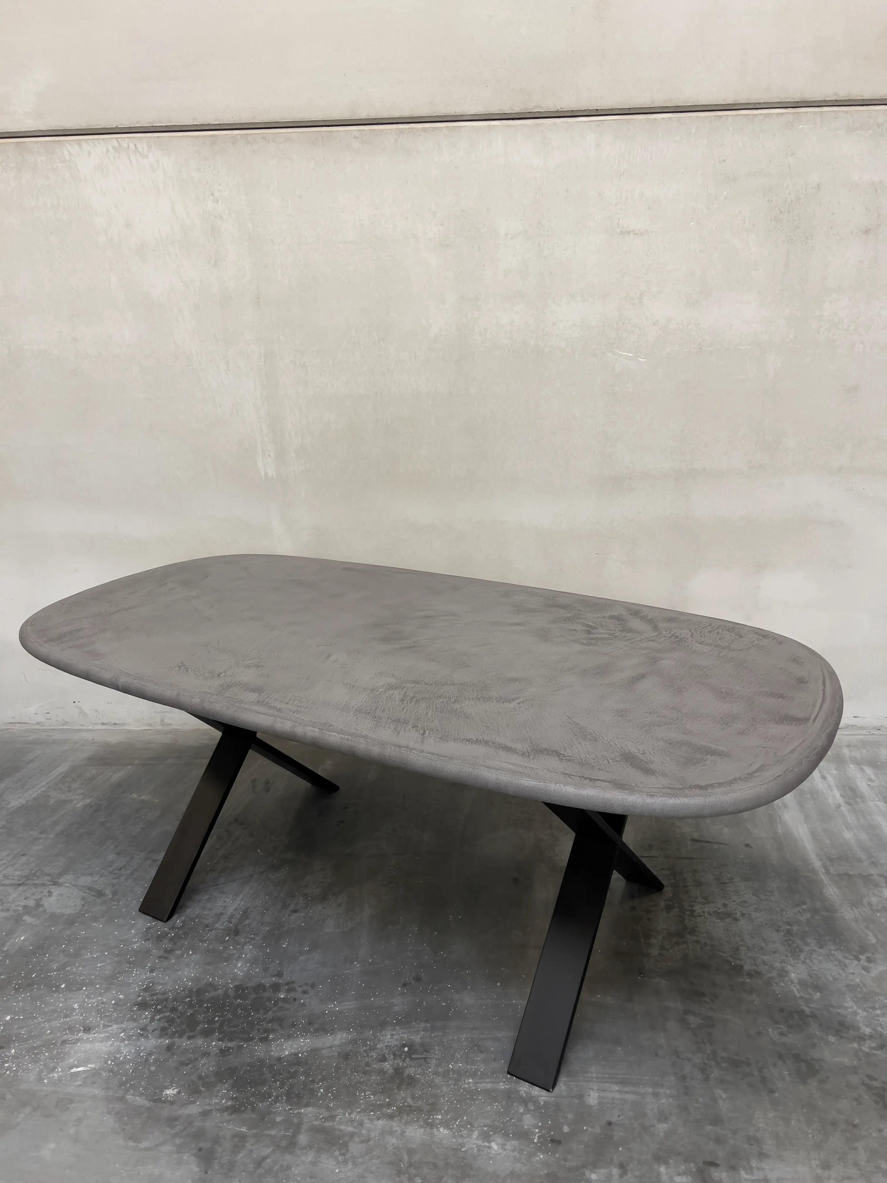 Rectangular rounded Shape- Table salle-à-manger en MORTEX® The Concrete Table Co.