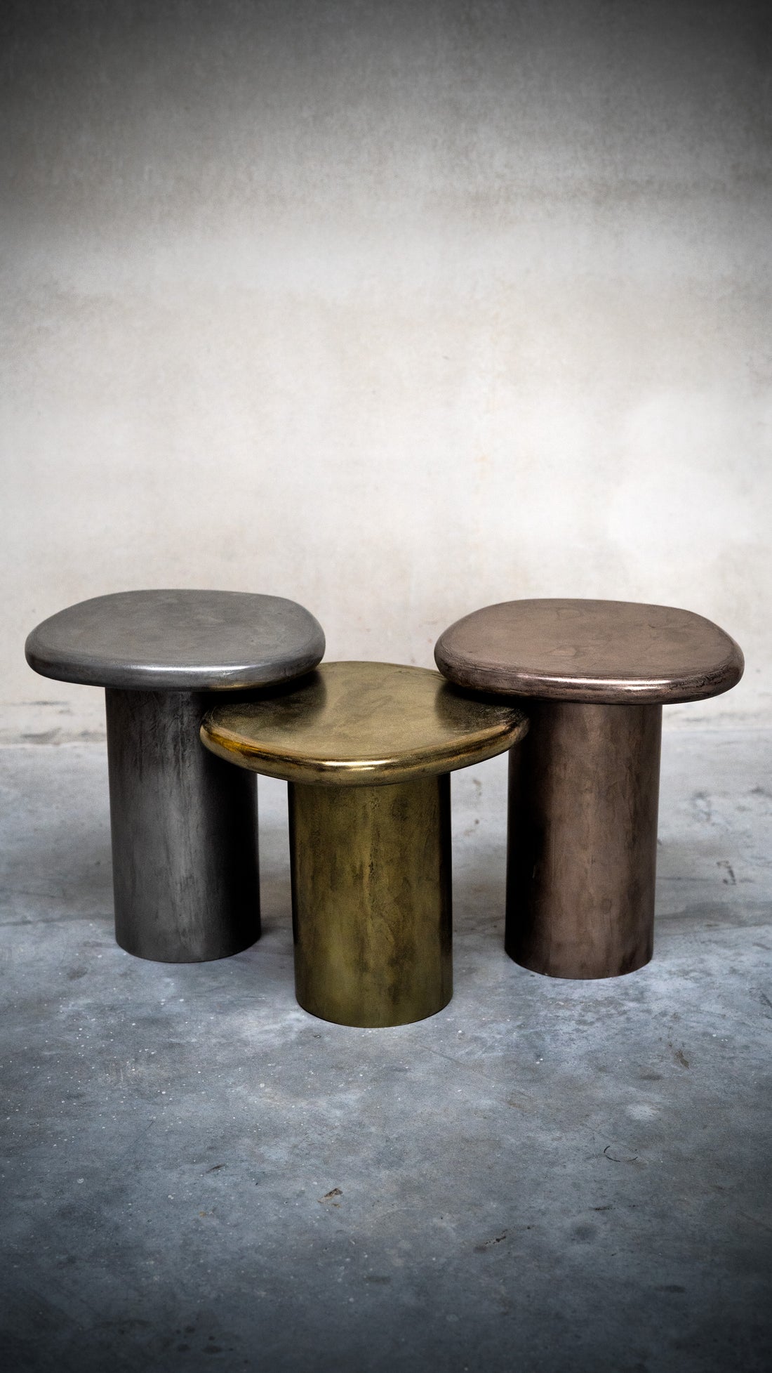 Les Tables Alchimiques – Laiton, Bronze, Étain The Concrete Table Co.
