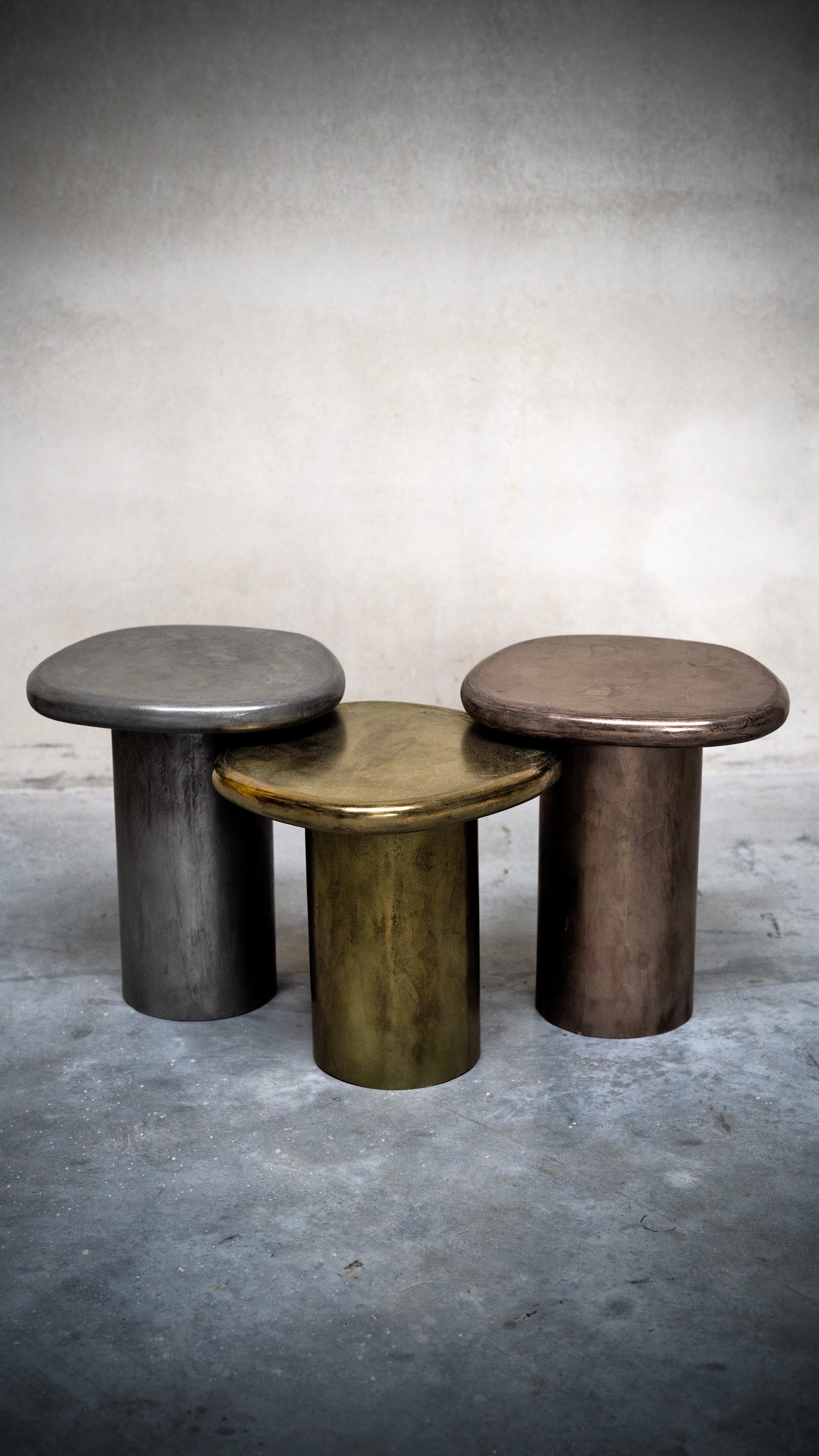 Les Tables Alchimiques – Laiton, Bronze, Étain The Concrete Table Co.