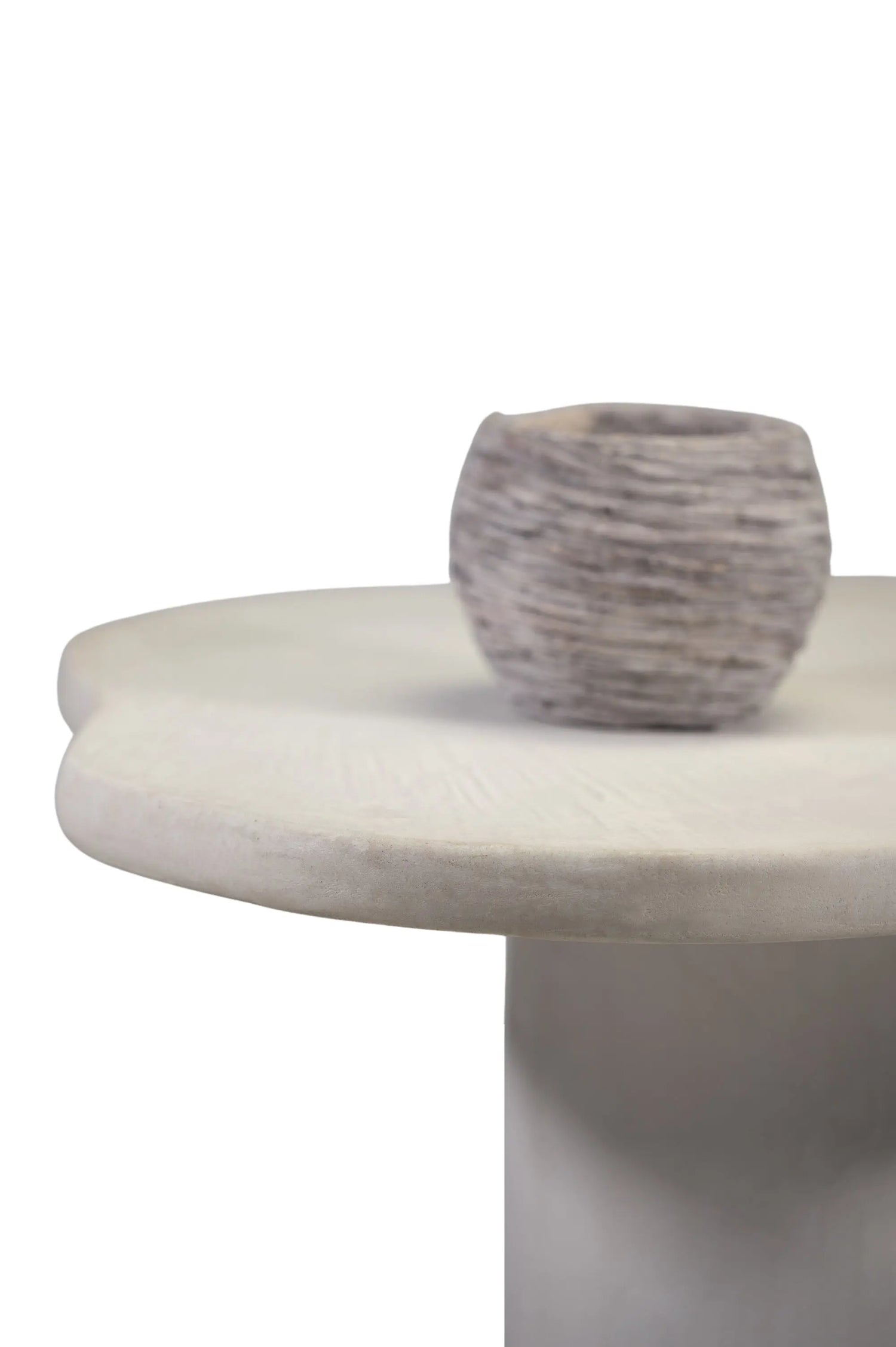 Table basse en béton ciré organique MORTEX® Huevo - The Concrete Table Co.