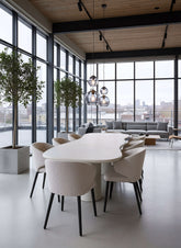 Amara - Drop édition - Table à manger organique en béton ciré (MORTEX®) The Concrete Table Co.