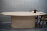 Amelia - Table à manger ellipse béton ciré - MORTEX The Concrete Table Co.