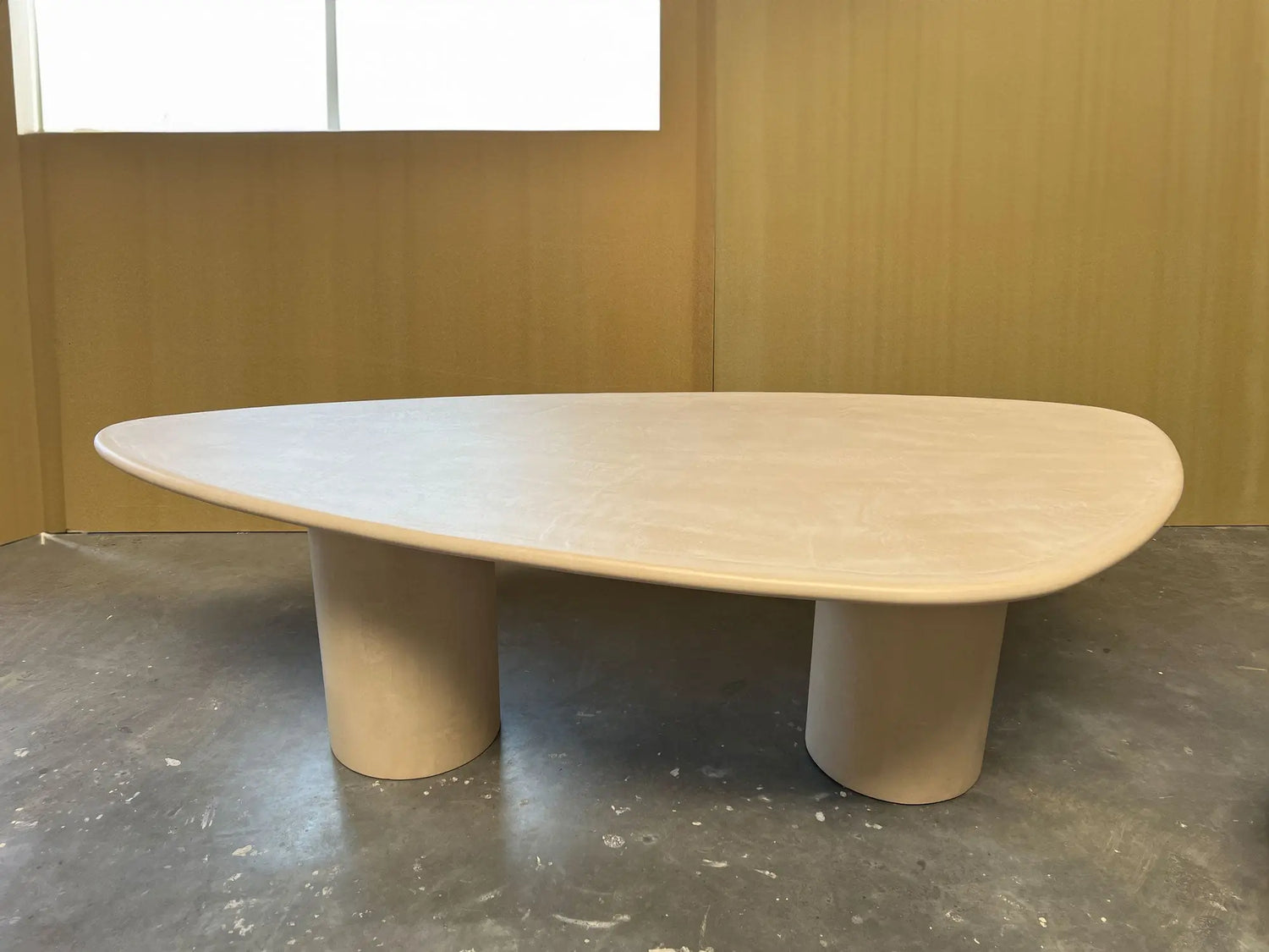 Luna - Table salle-à-manger en MORTEX® The Concrete Table Co.