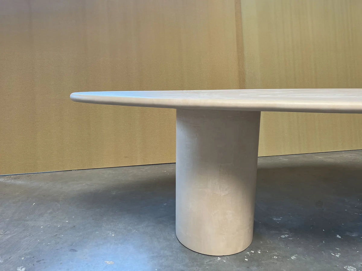 Luna - Table à manger en béton ciré (MORTEX®) – The Concrete Table Co.