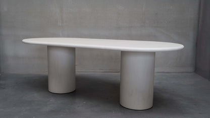 Ovella - Table à manger ovale en béton ciré (MORTEX®) The Concrete Table Co.