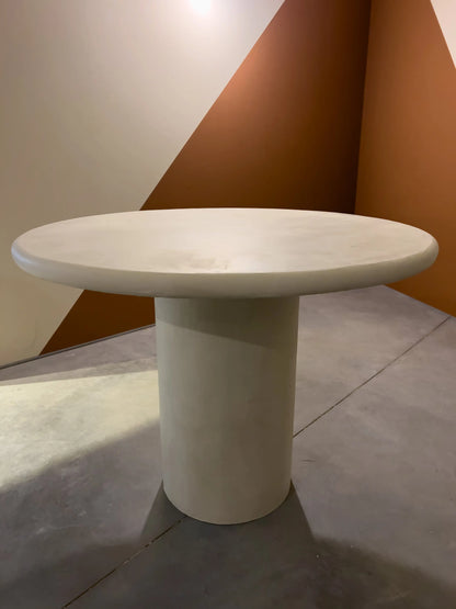 Nia - Table salle-à-manger ronde MORTEX® - The Concrete Table Co.