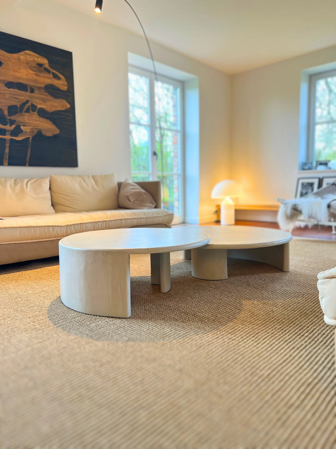 Helena - Tables basses gigognes en béton ciré MORTEX® dans un salon chez un client